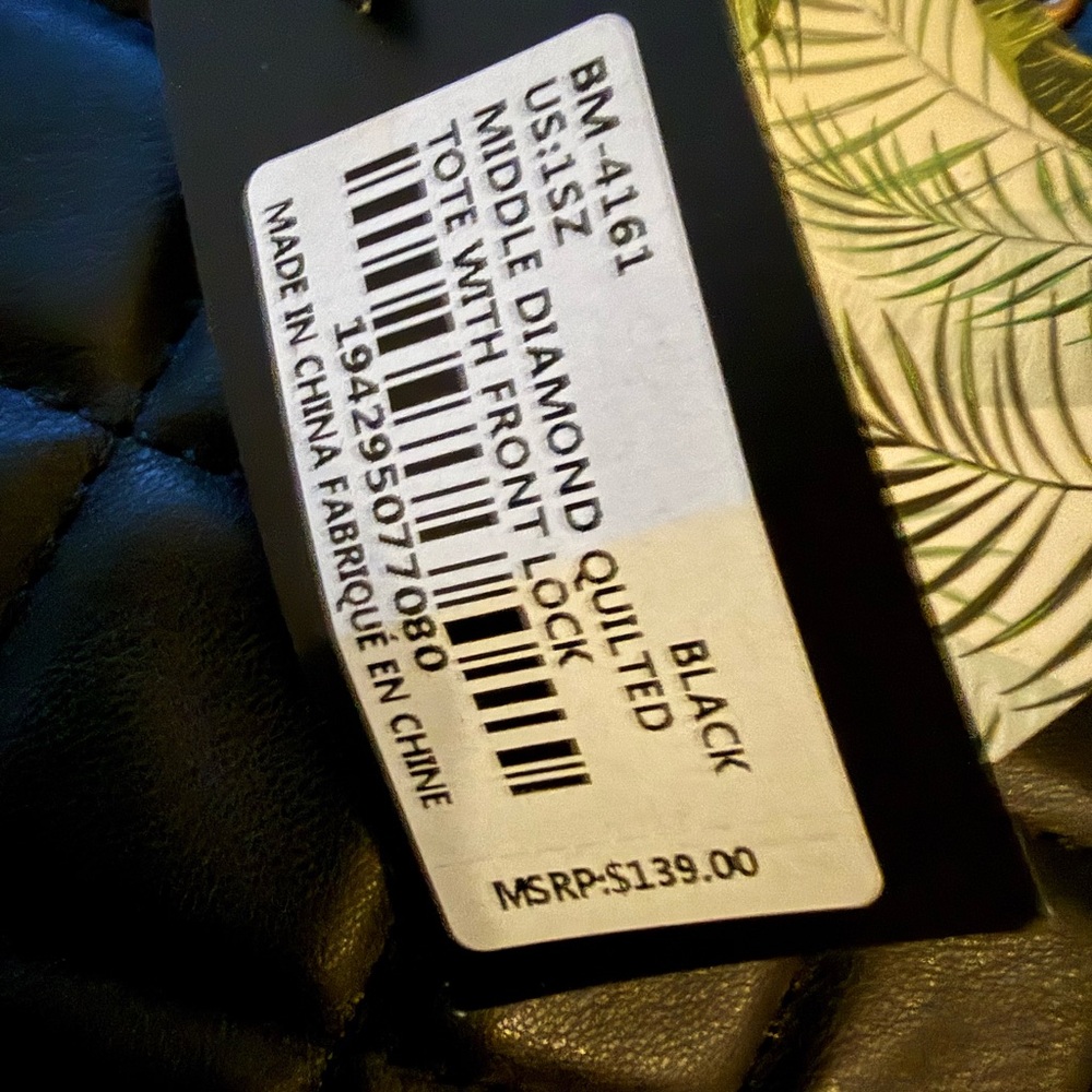 NWTđź’ŽBadgley Mischka Diamond Black Quilted Handbag Tote Purse w Lock Retail $139 - Picture 7 of 8
